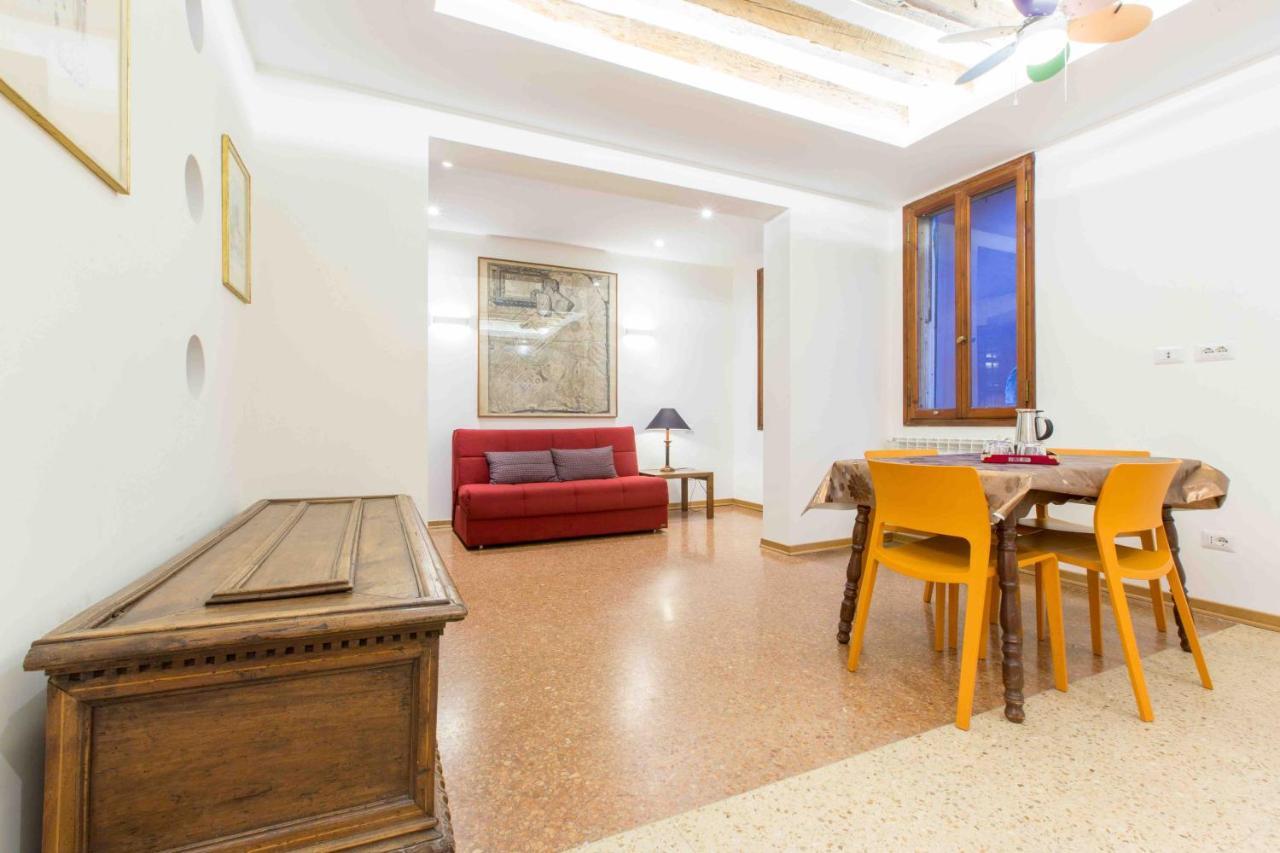 Ca Grimani Private Terrace Apartment เวนิส ภายนอก รูปภาพ