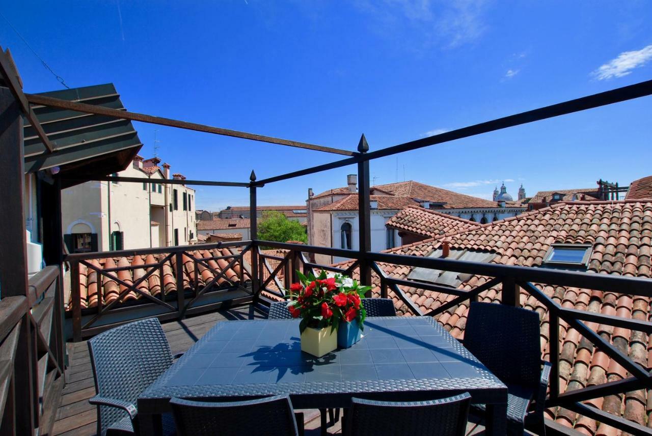 Ca Grimani Private Terrace Apartment เวนิส ภายนอก รูปภาพ